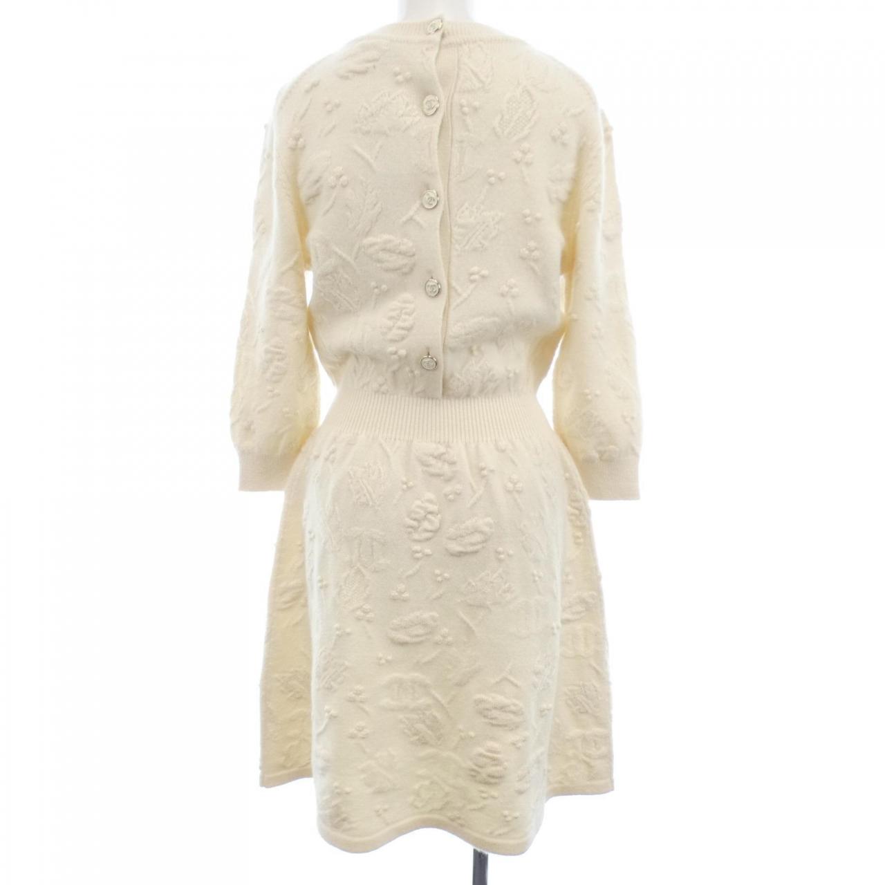 Chanel P70970K10170 21A Cashmere Dress