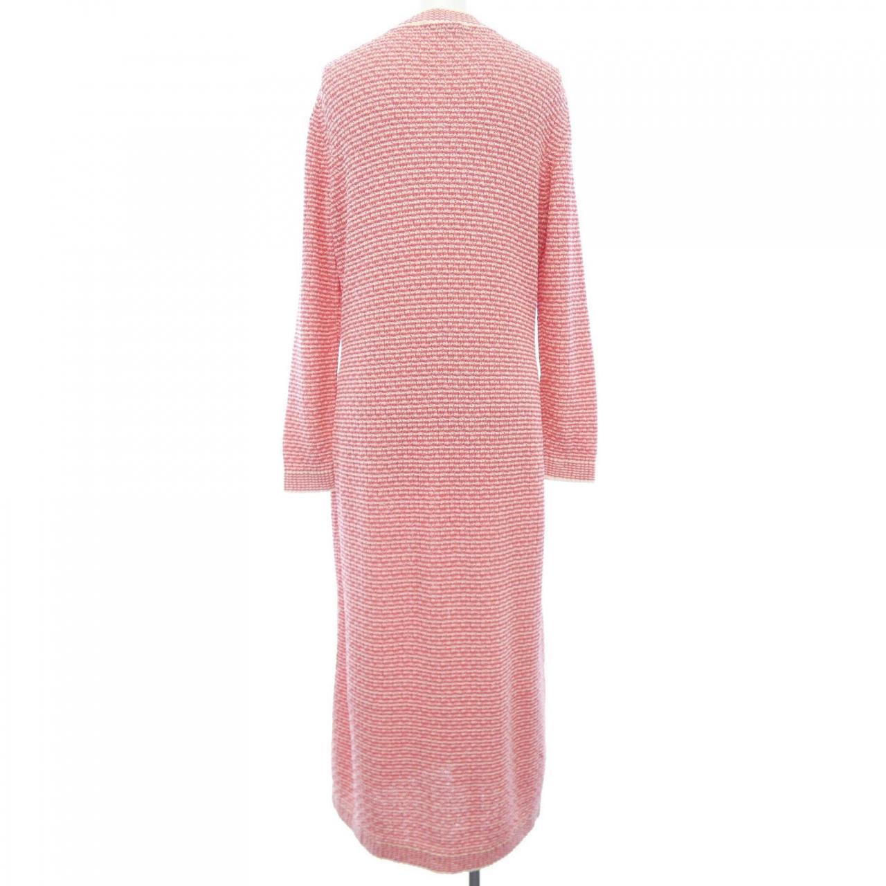 Chanel P70398K10019 Long Cardigan