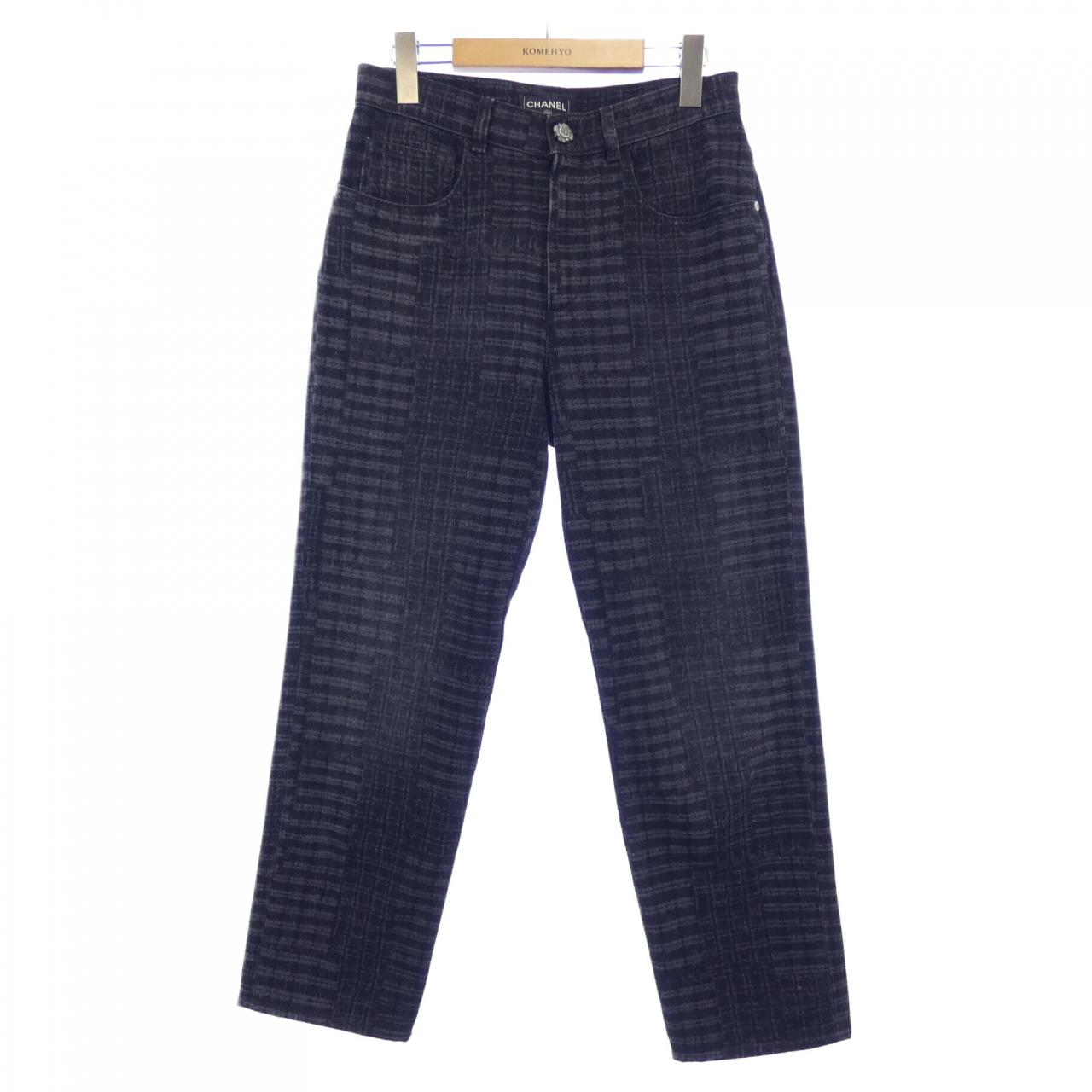 Chanel P77620V69616 Jeans