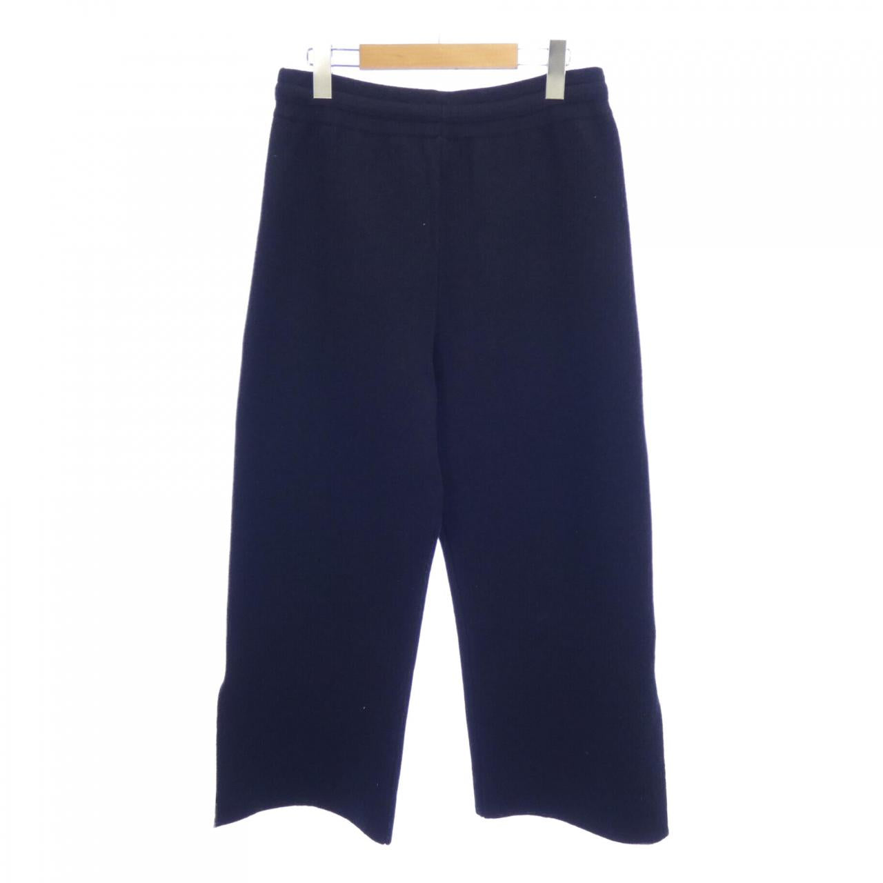 Chanel P76992K11096 Cashmere Pants