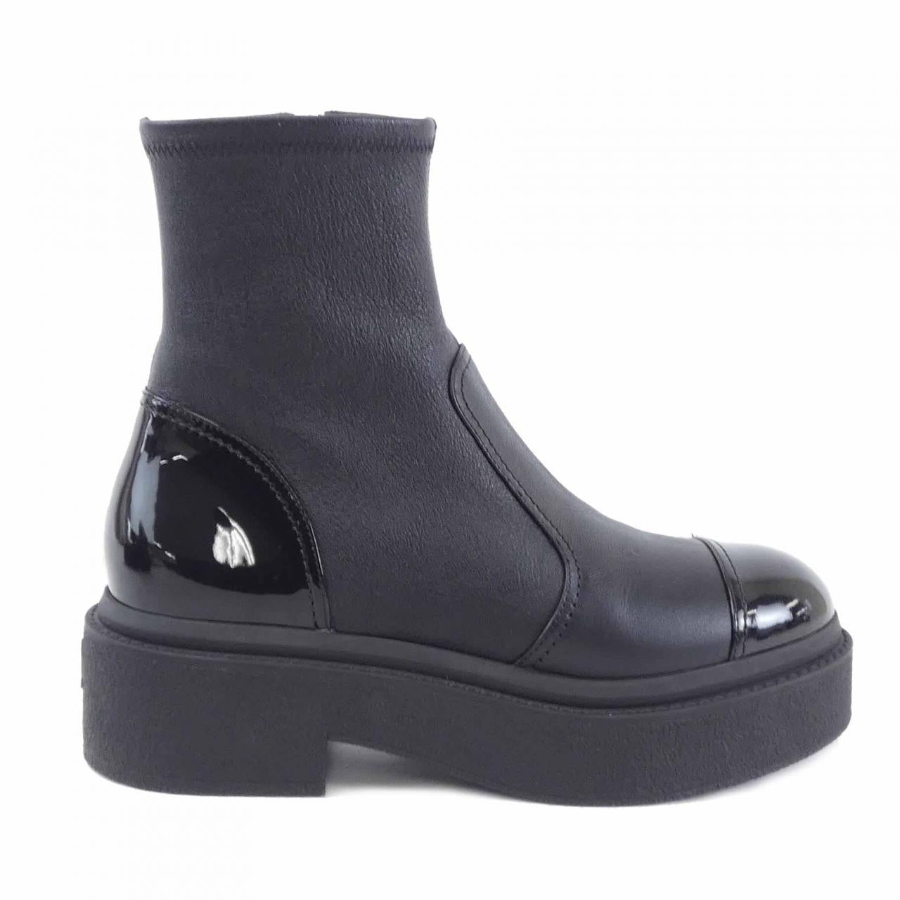 Chanel G45329B14509 Grained Calfskin Patent Calfskin Boots