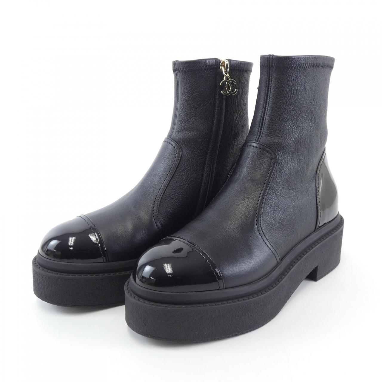Chanel G45329B14509 Grained Calfskin Patent Calfskin Boots
