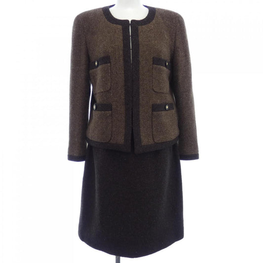 Chanel P08105V04978 96A Suit