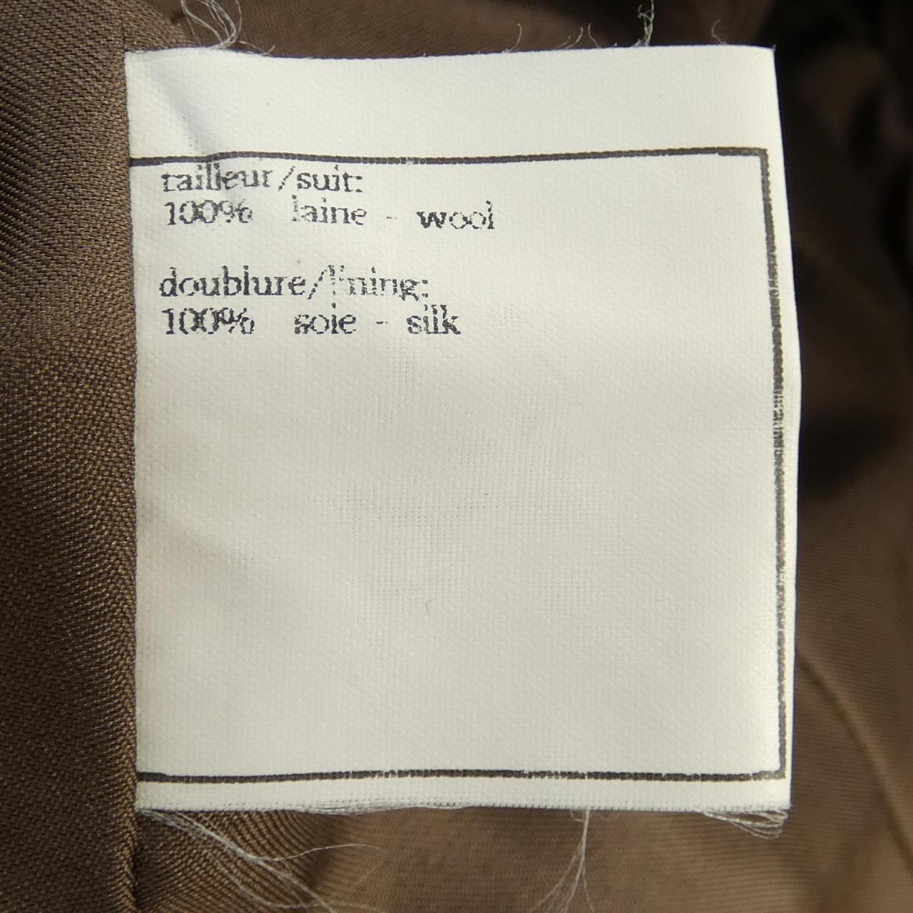 Chanel P08105V04978 96A Suit