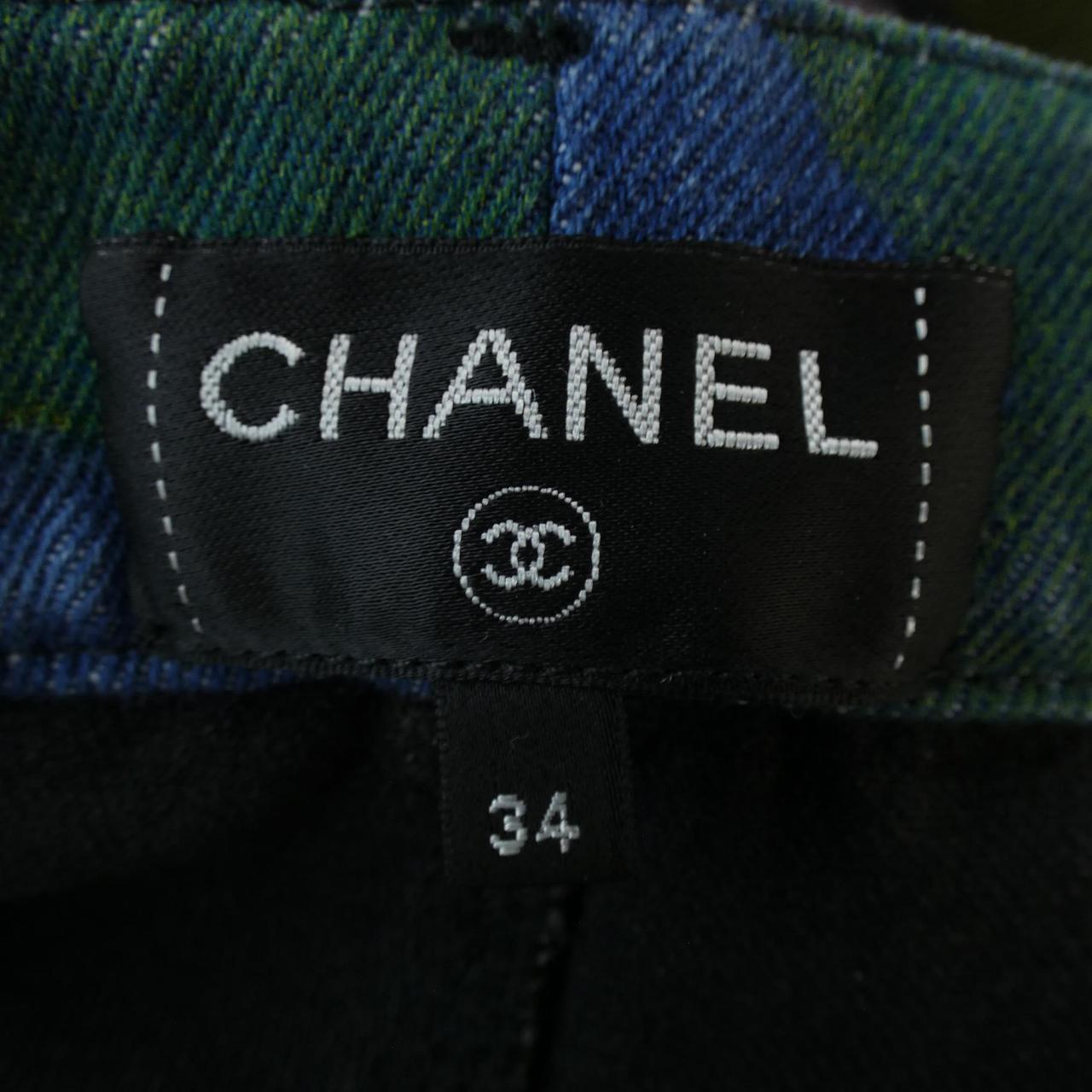 Chanel P72628V64373 Jeans