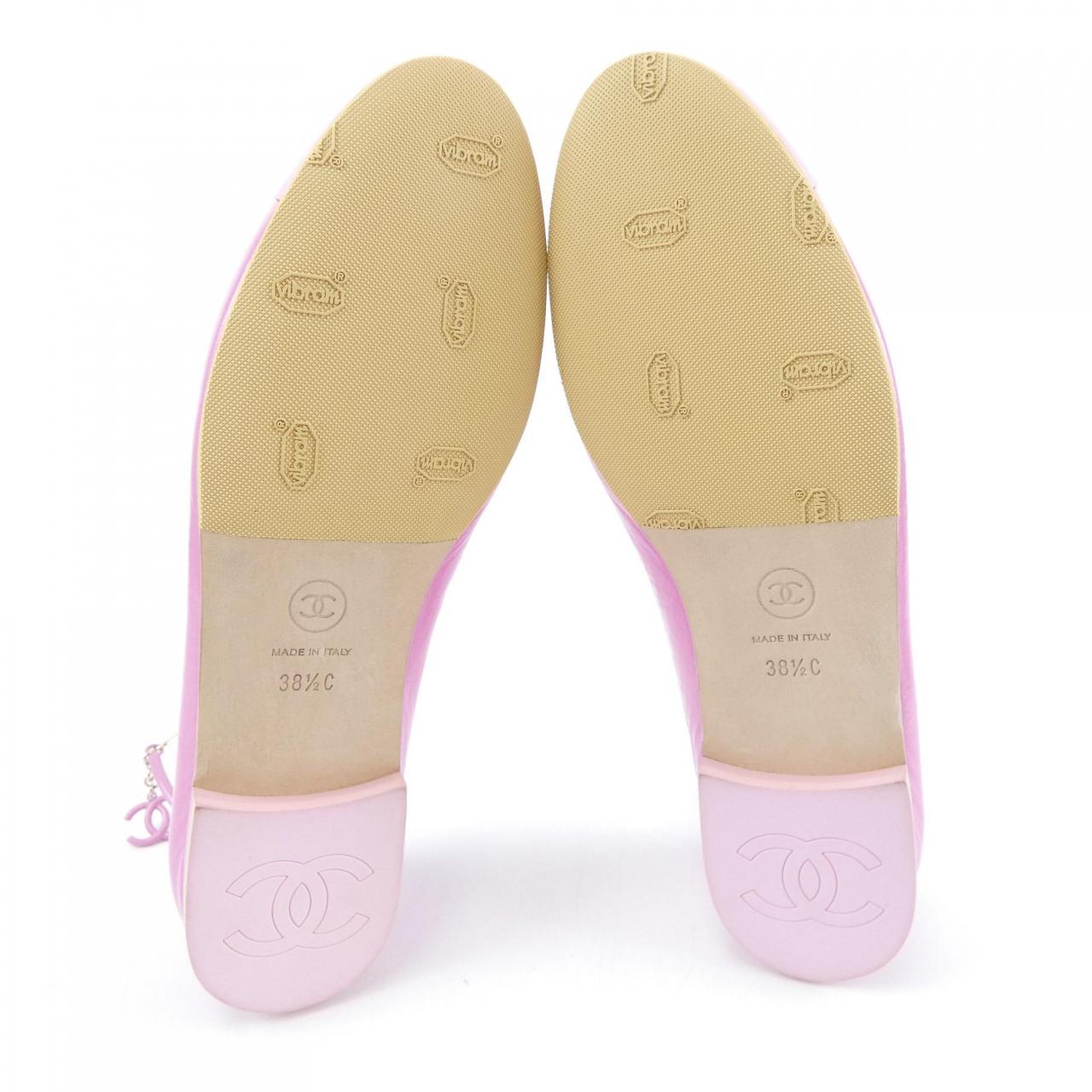 Chanel G38986X56397 Shiny Lambskin Flat Shoes