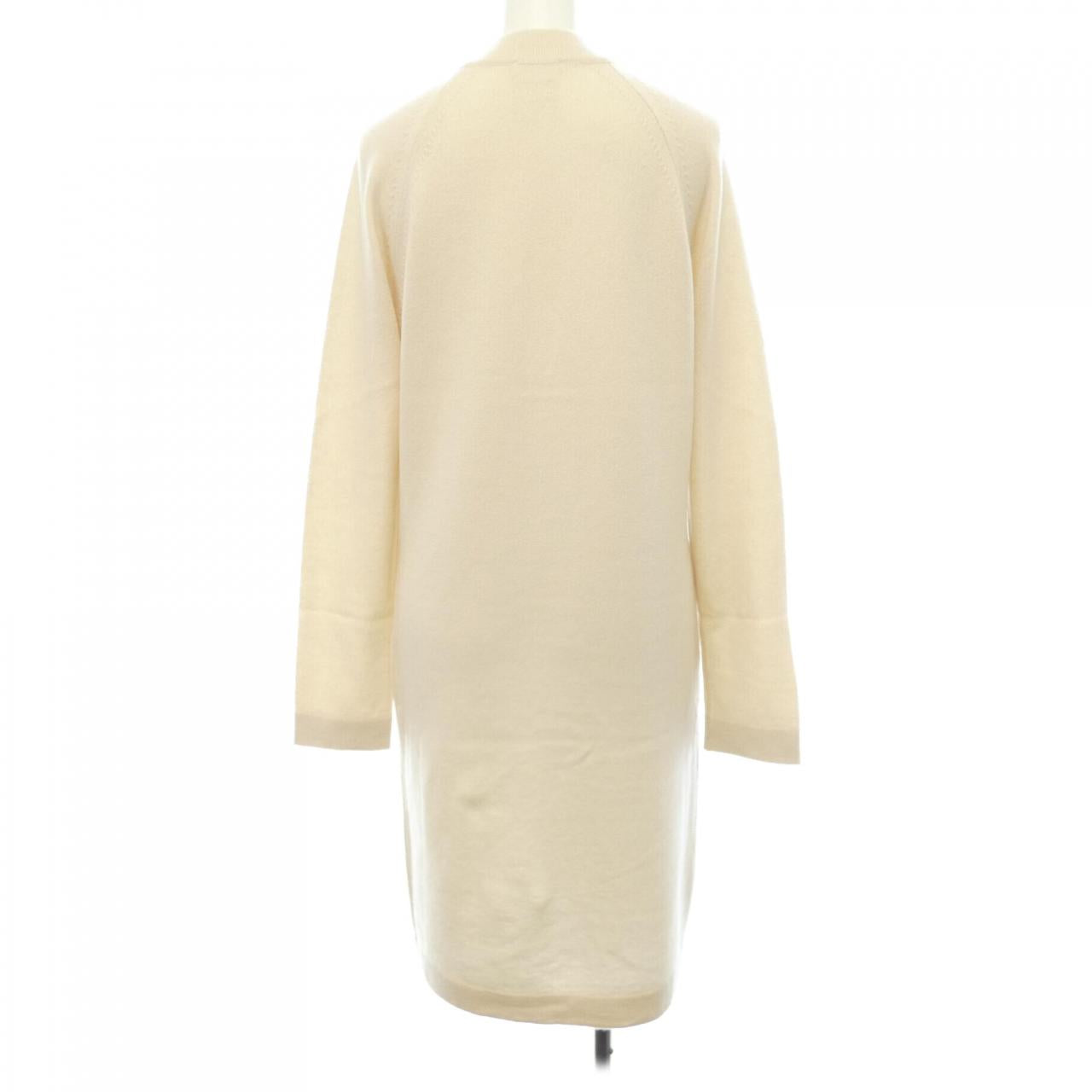 Chanel P40776K03017 Cashmere Long Cardigan