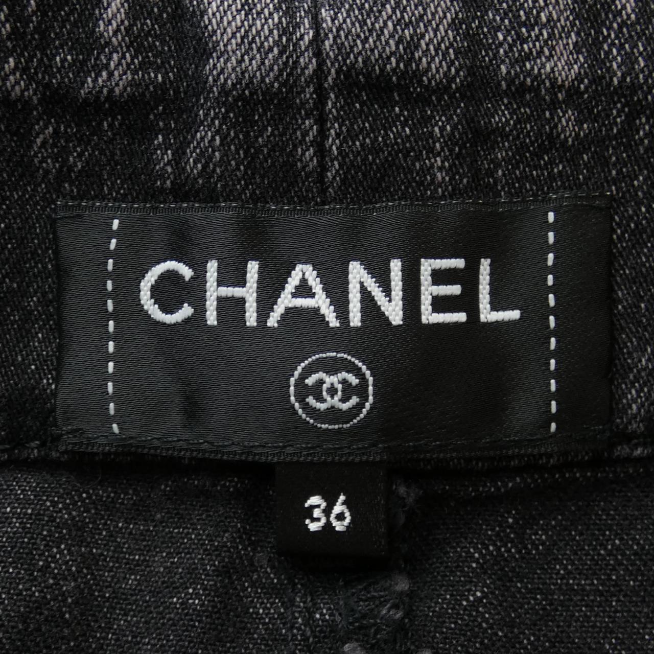 Chanel P73404V64613 Jeans