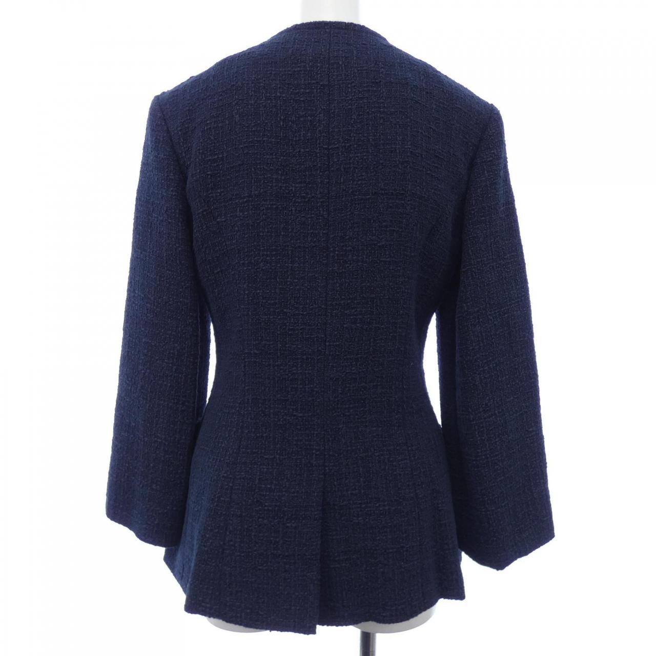 Chanel P44672V32815 Collarless Jacket
