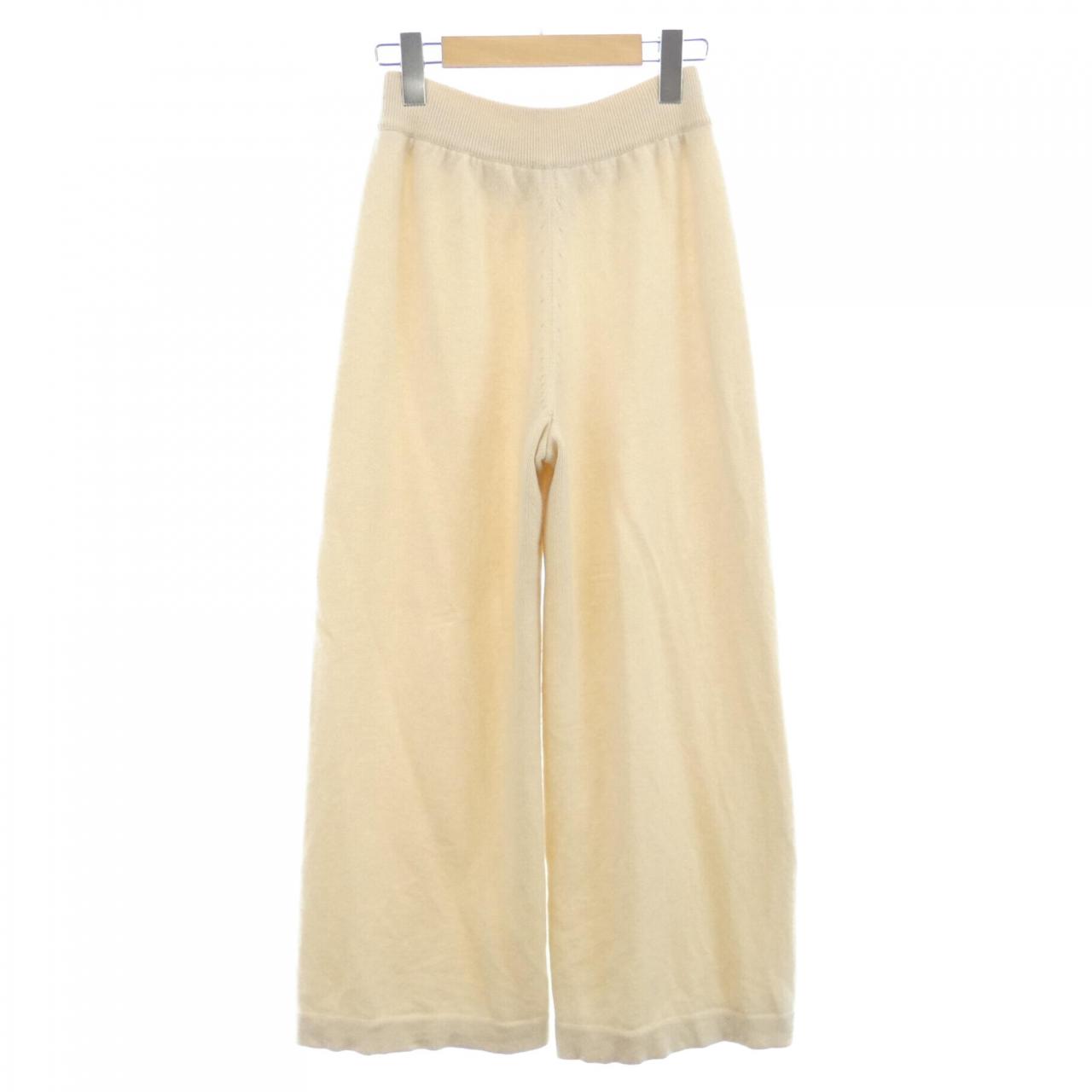 Chanel P47539K06042 Cashmere Pants