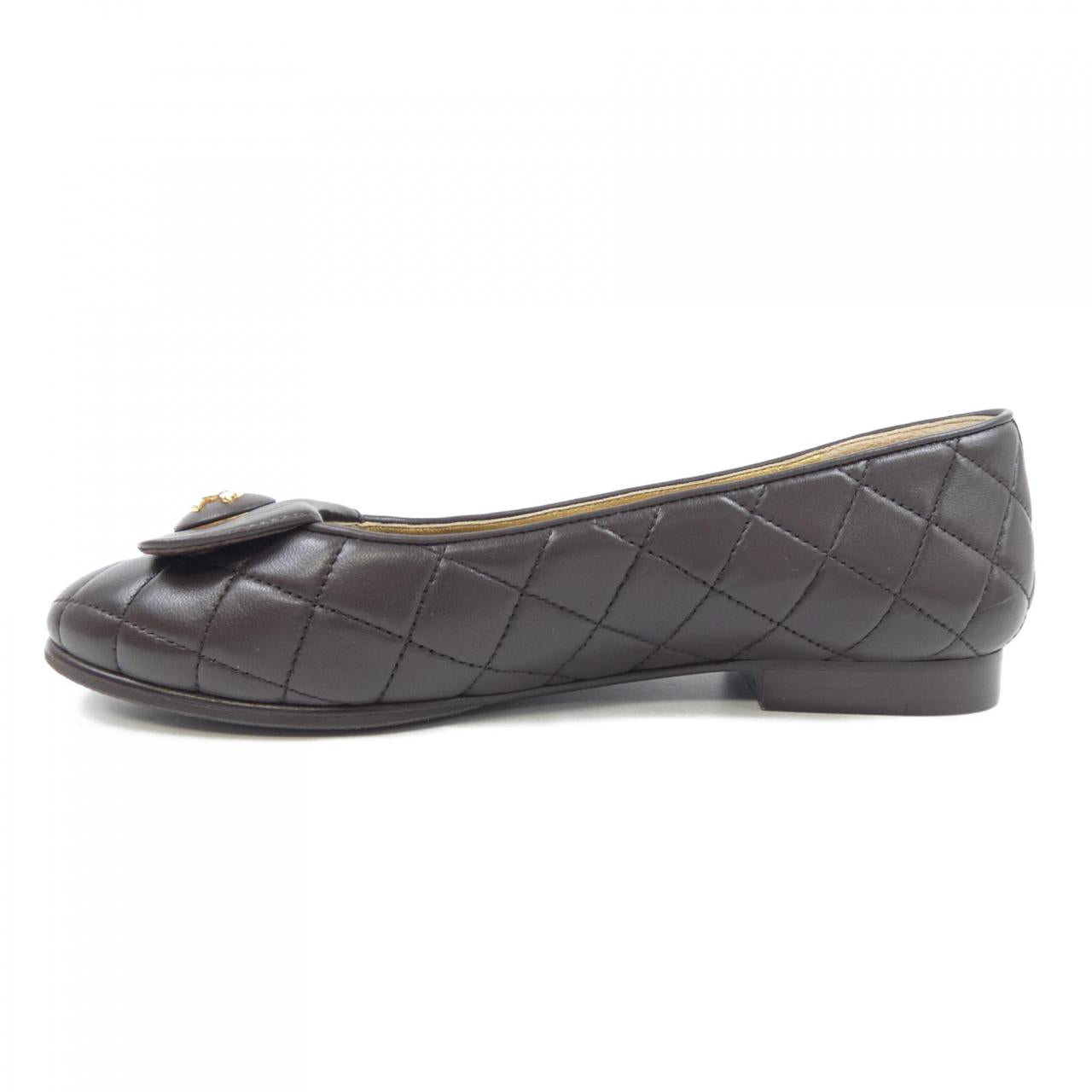 Chanel G45047X01000 Lambskin Flat Shoes