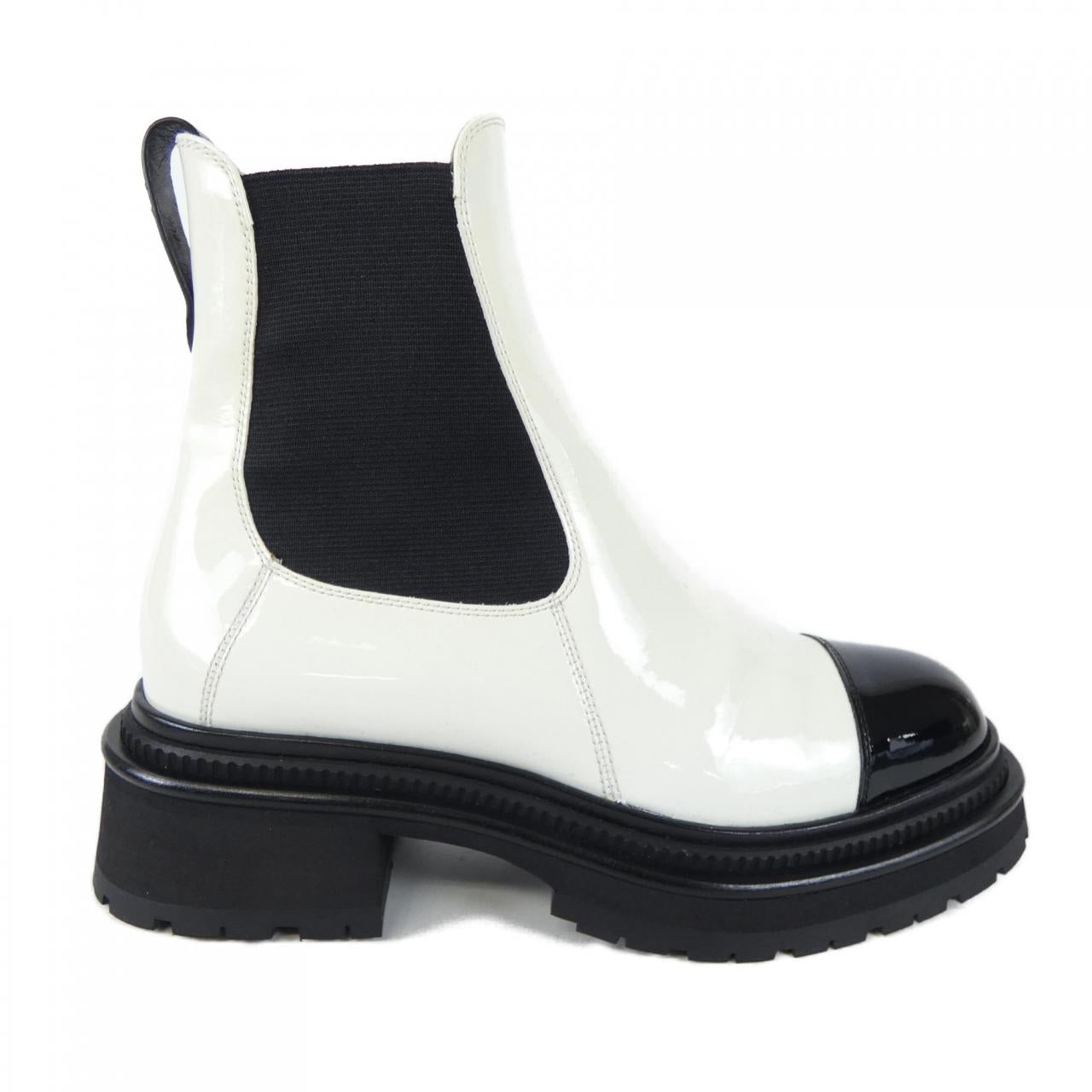 Chanel G39208X56672 Patent Calf Boots