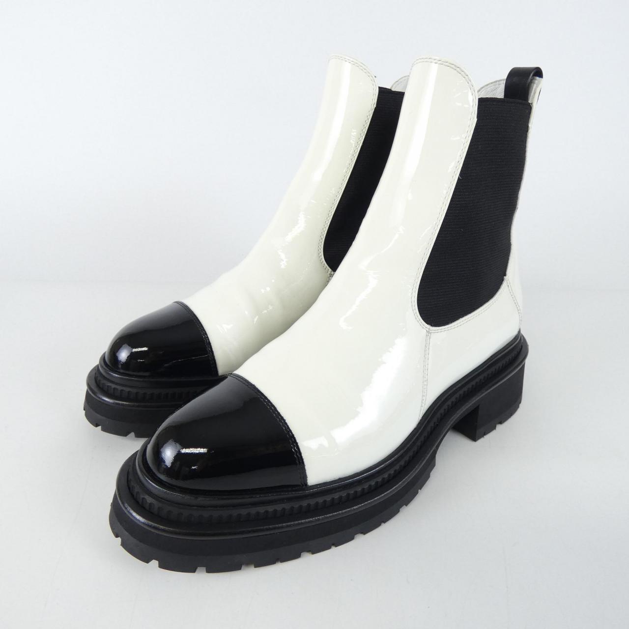 Chanel G39208X56672 Patent Calf Boots
