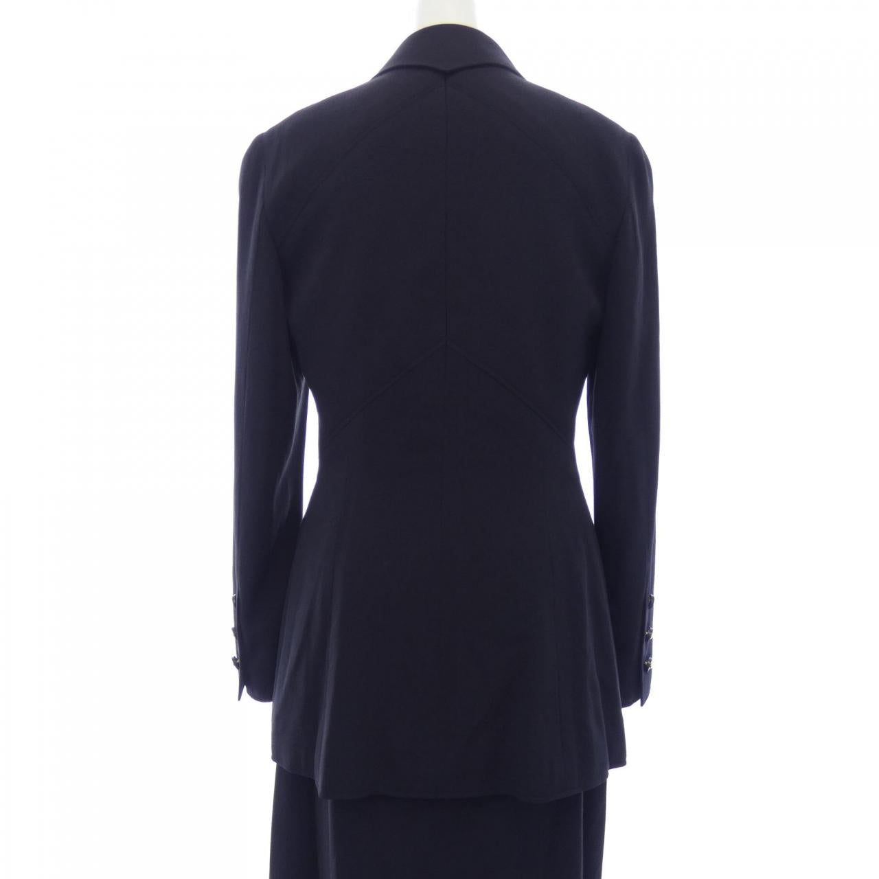 Chanel P07966V05508 97P Suit