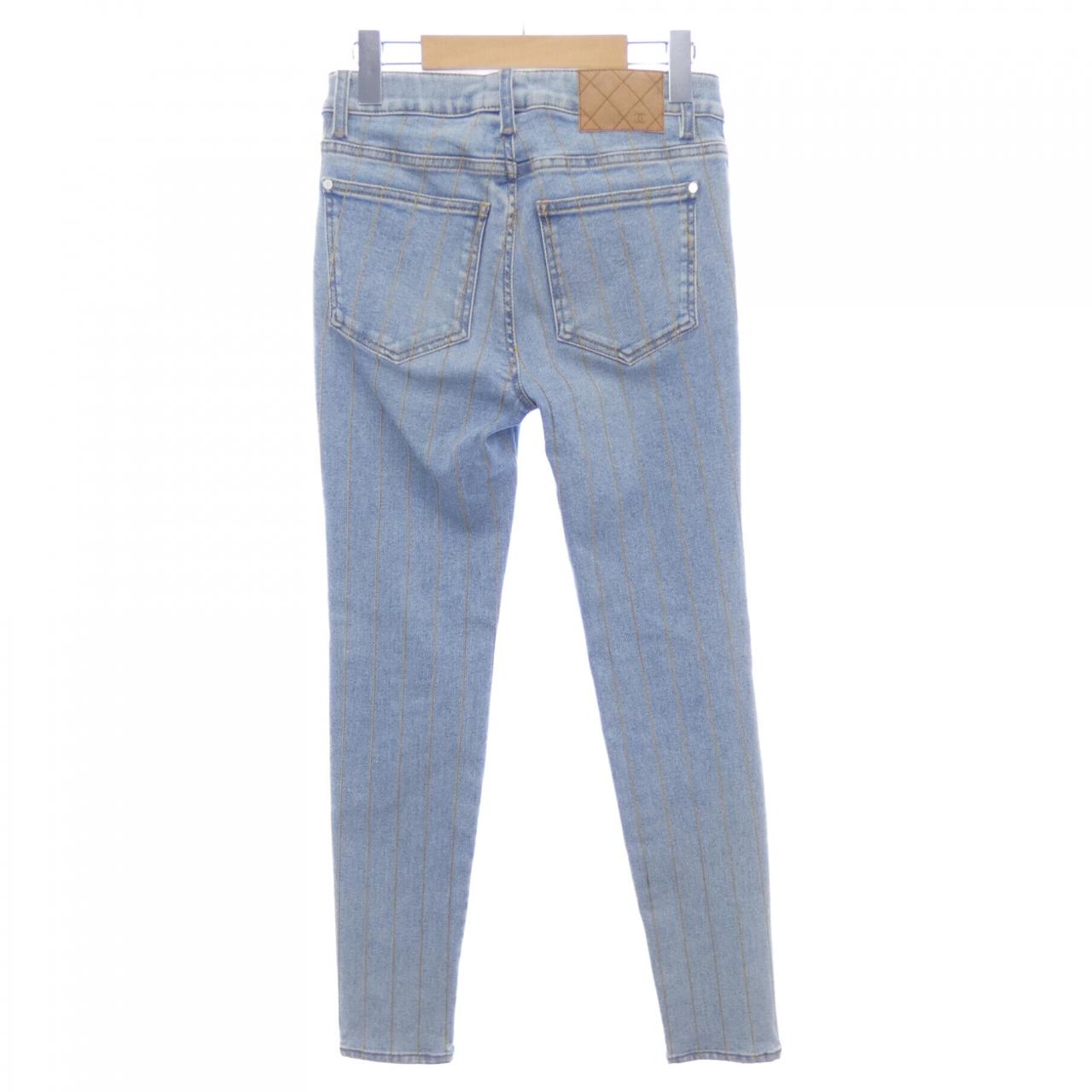 Chanel P63150V48894 Jeans