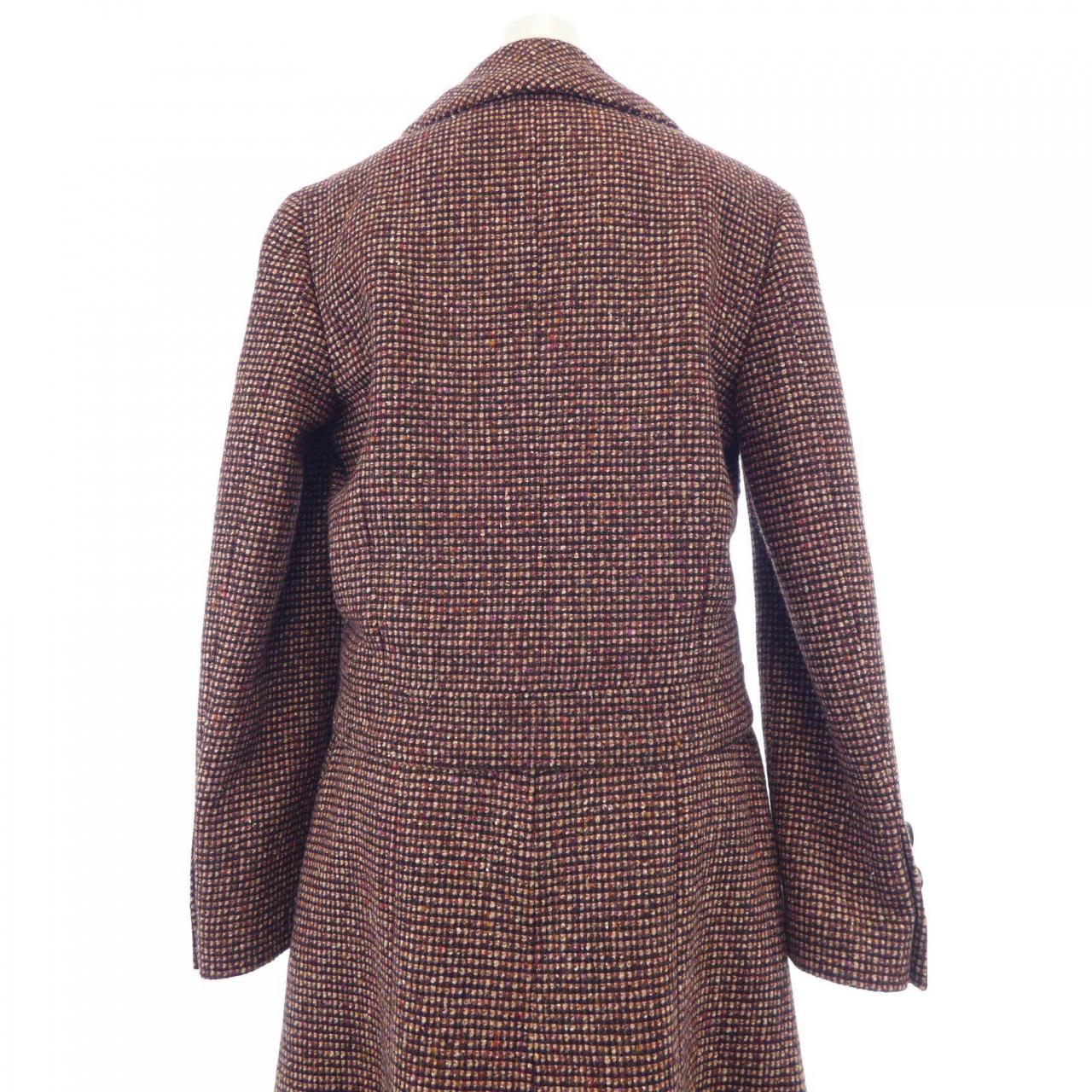 Chanel P18180V10380 01A Suit