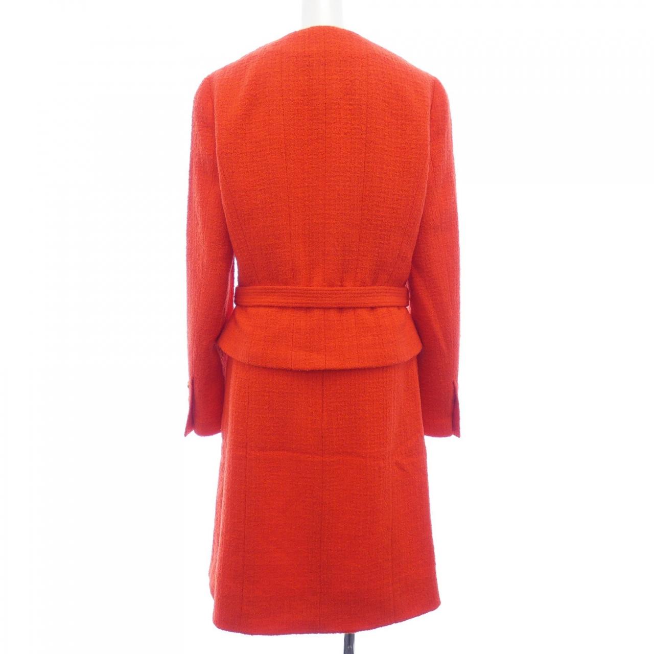 Chanel P08100V04999 96A Suit