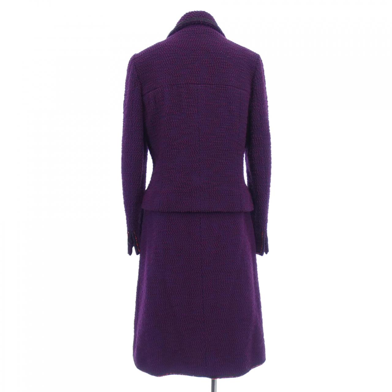 Chanel P16692V09064 Suit