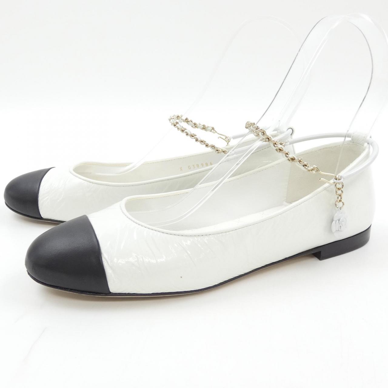 Chanel G38986X56397 Shiny Lambskin Flat Shoes