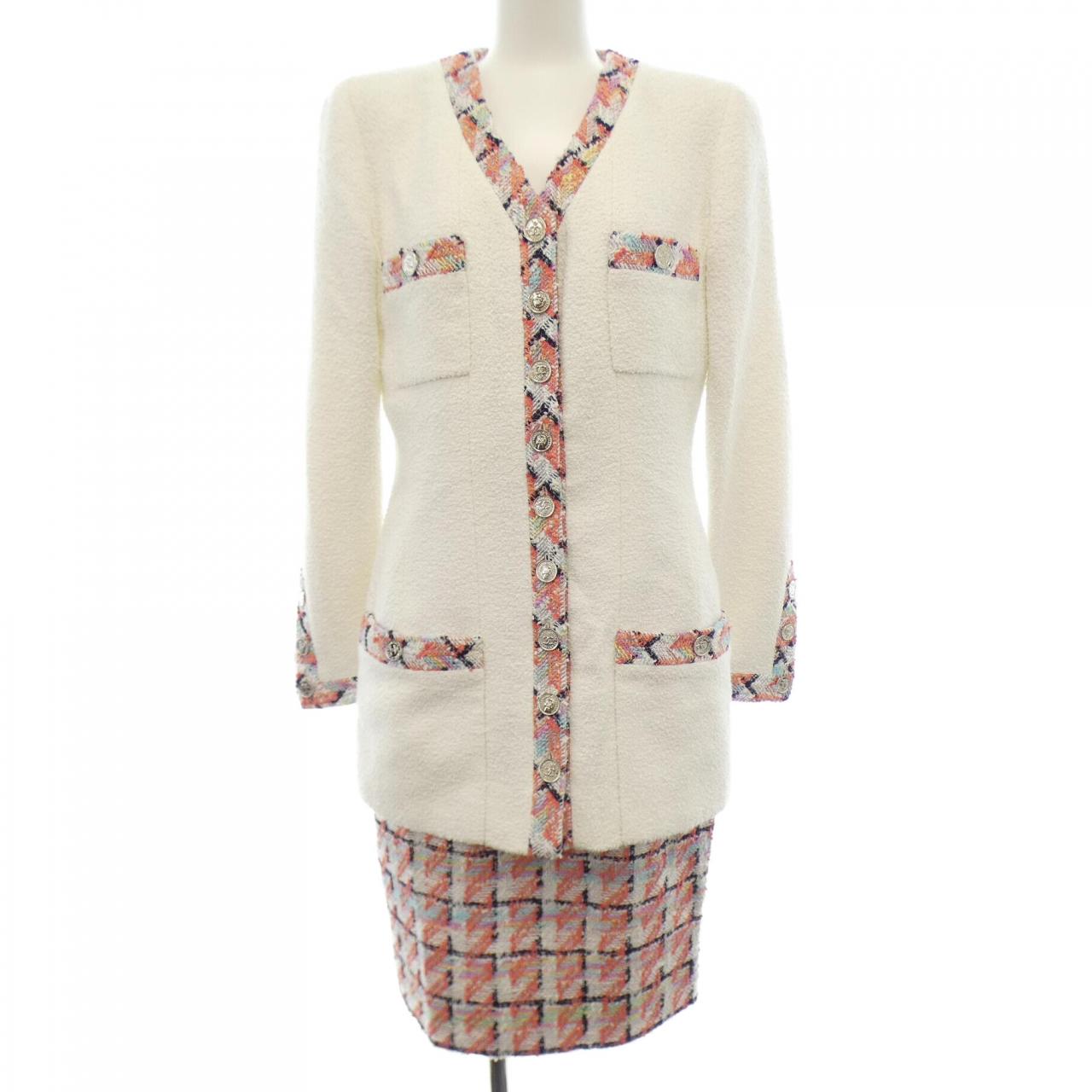 Chanel P06429W02291 96P Suit