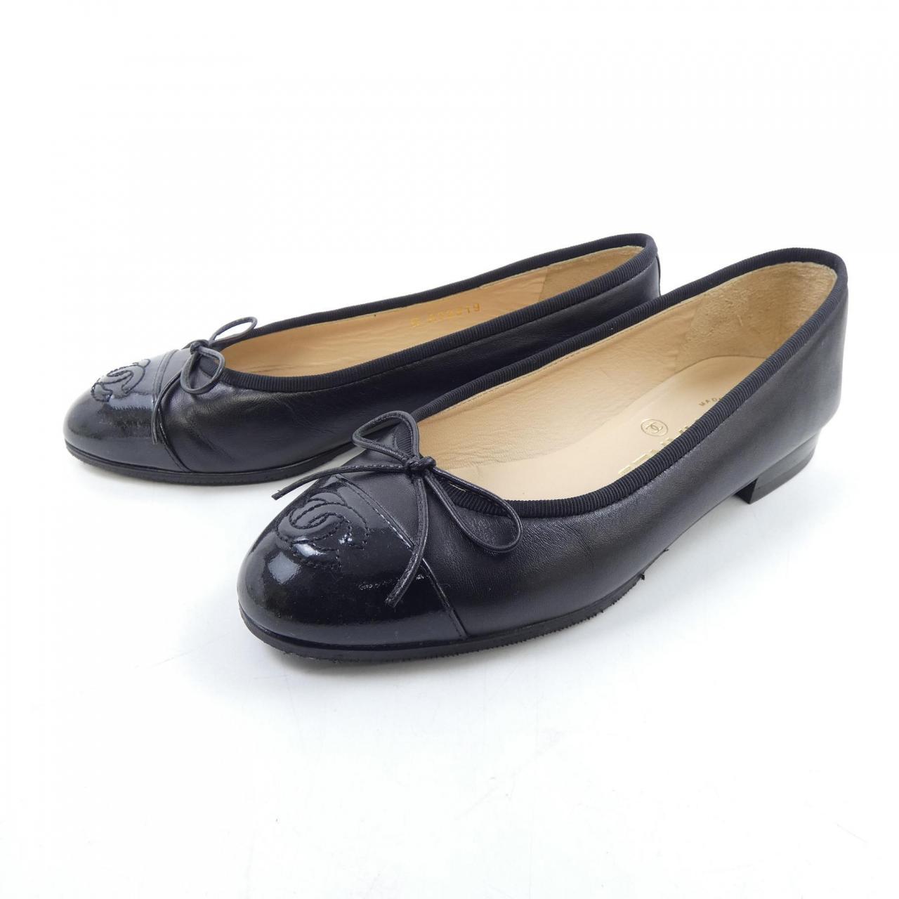 Chanel A02819Y01552 Lambskin Patent Calfskin Flat Shoes