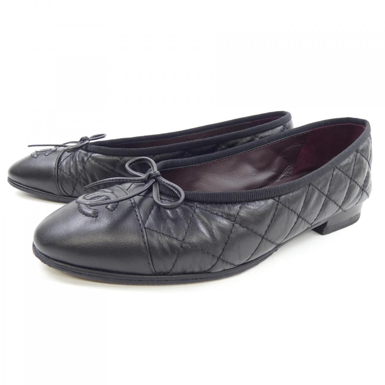 Chanel G26250X01725 Aged Calfskin Flat Shoes