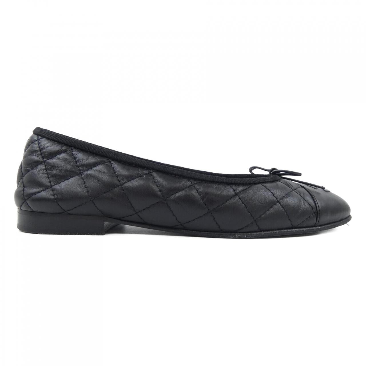 Chanel G26250X01725 Aged Calfskin Flat Shoes