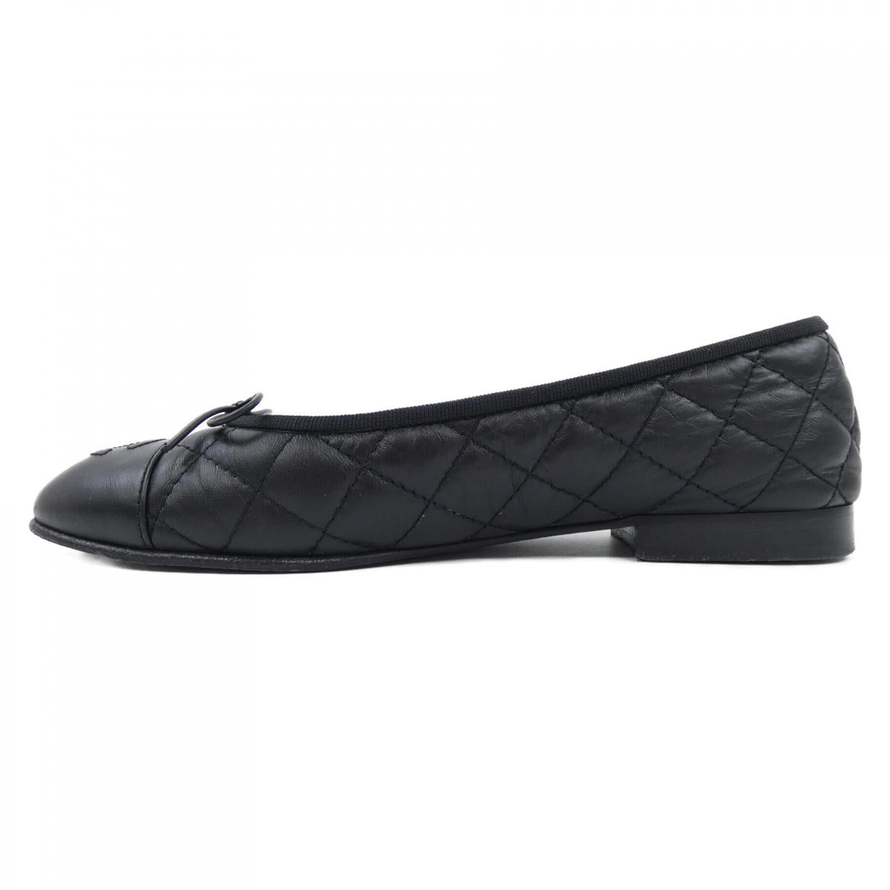Chanel G26250X01725 Aged Calfskin Flat Shoes