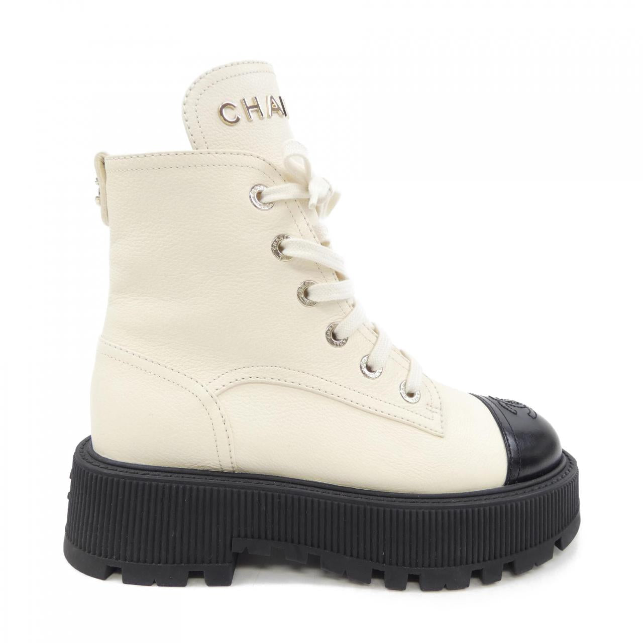 Chanel G45124B14018 Grained Calfskin Shiny Calfskin Lace-up Boots
