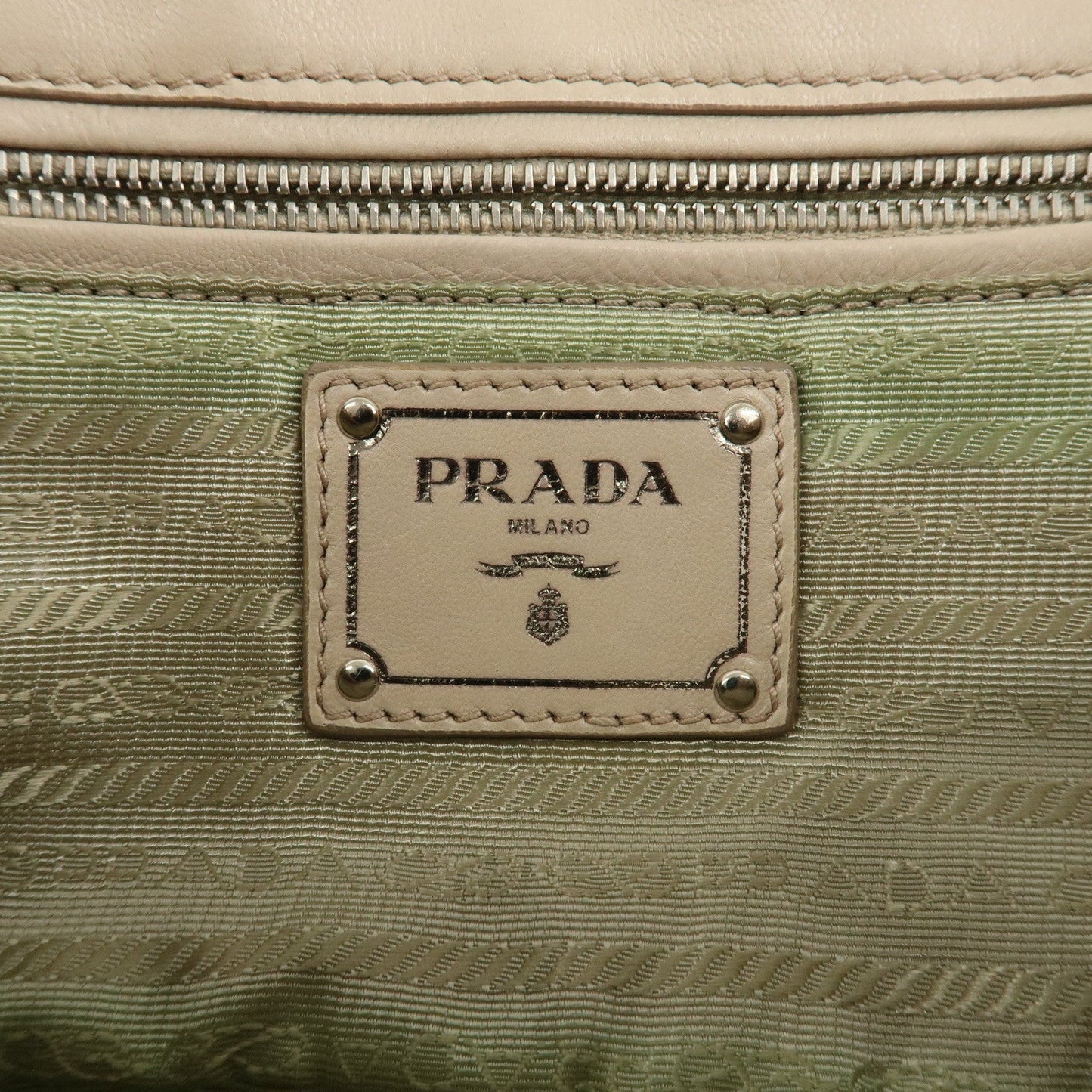 PRADA Leather Gathered Chain Shoulder Bag Ivory B4695C  d