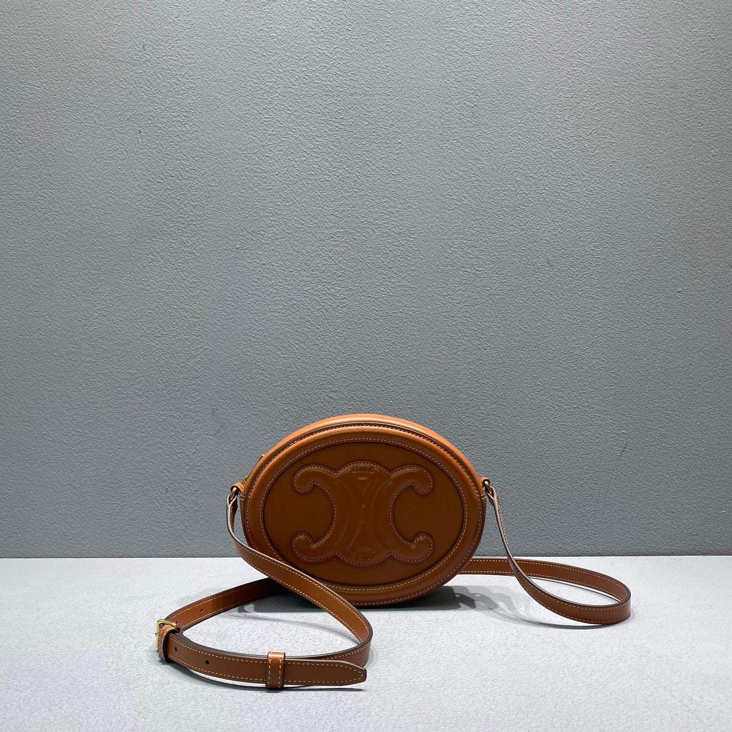 Top Quality Oval Bag Cuir Triomphe Brown For Women 8in/20cm 198603DXC.04LU