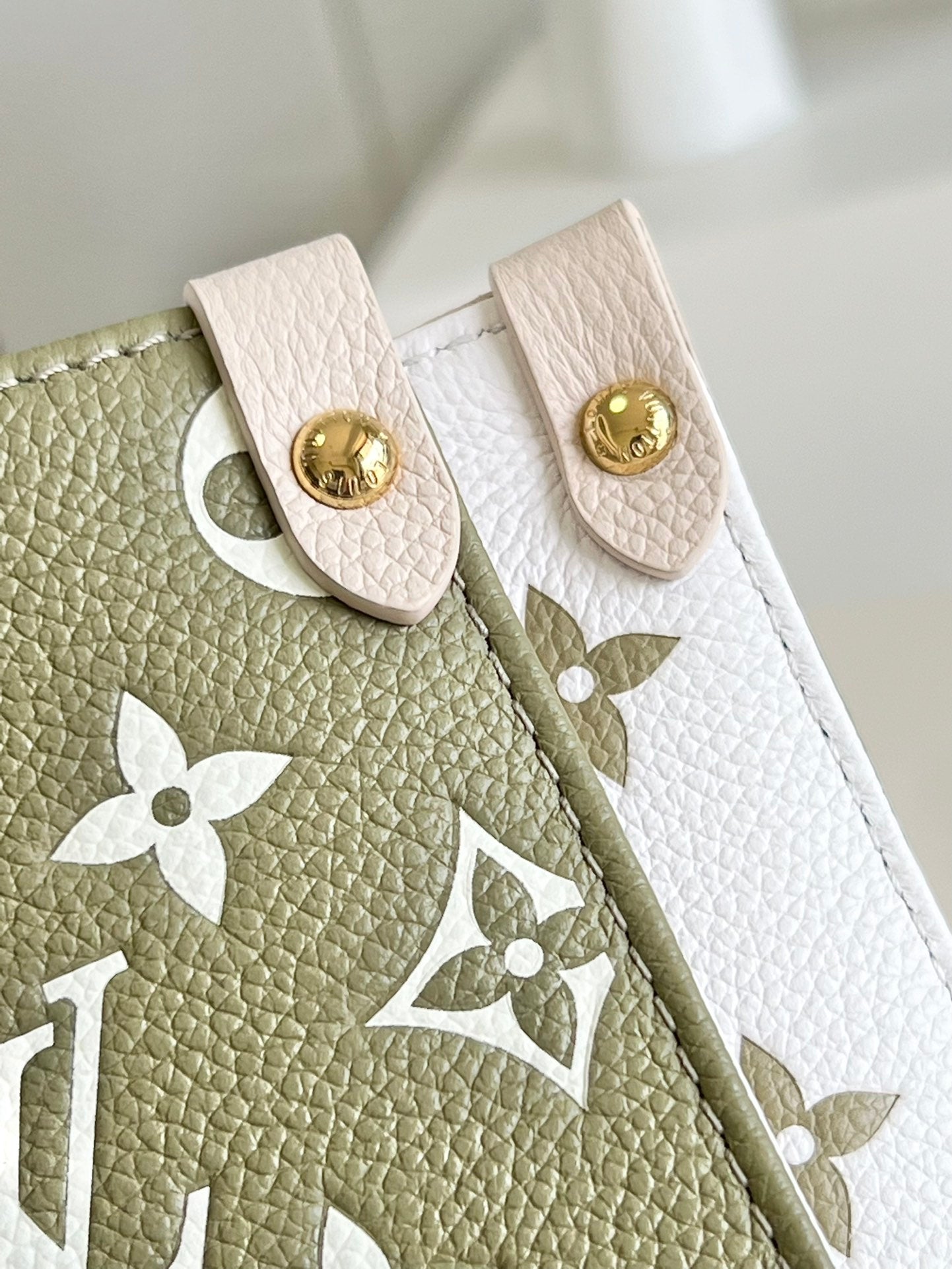 Top Quality Onthego MM Monogram Empreinte Khaki Green For Women,  Tote Bags 35cm Top Quality M46060