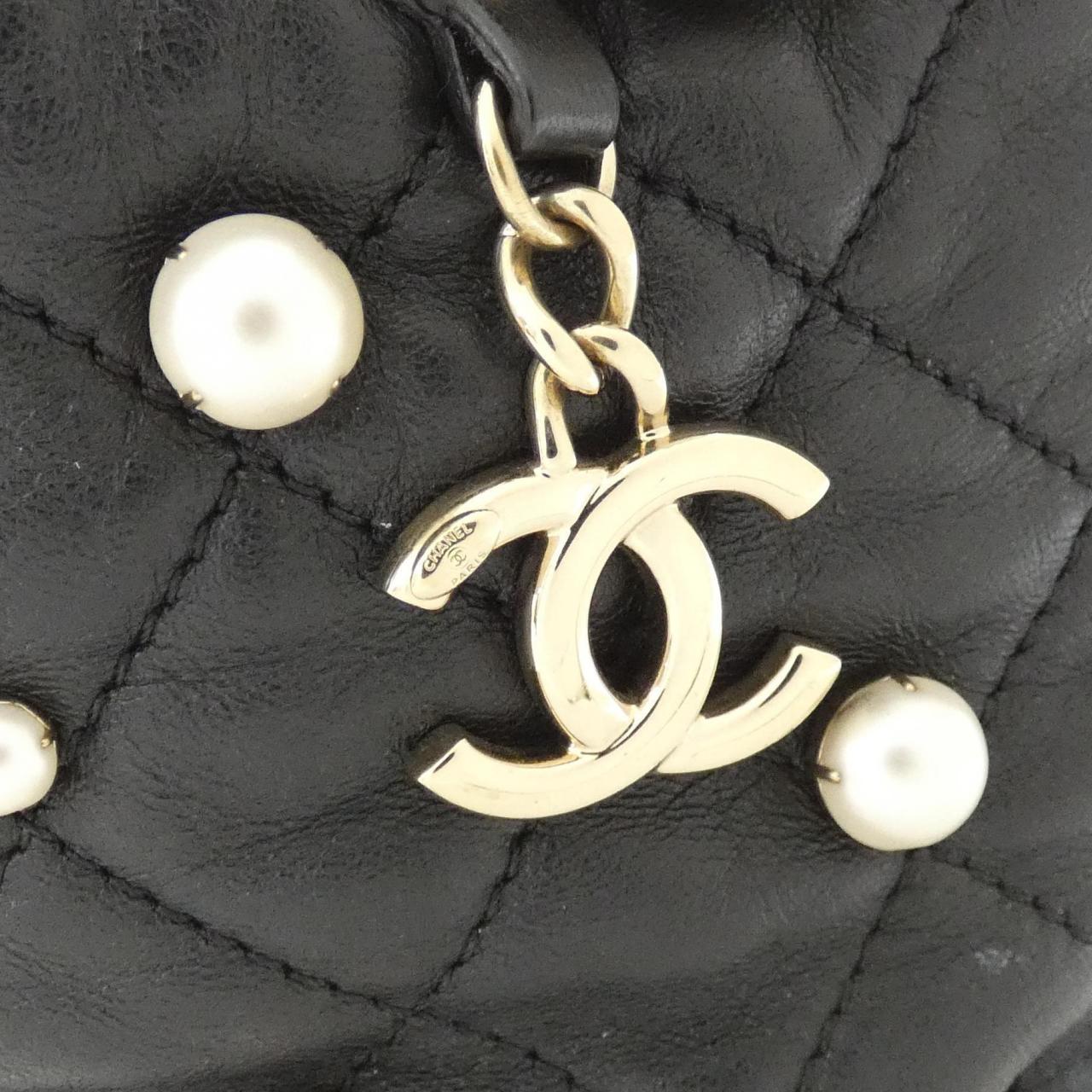 Chanel AS2518 Lambskin Shoulder Bag