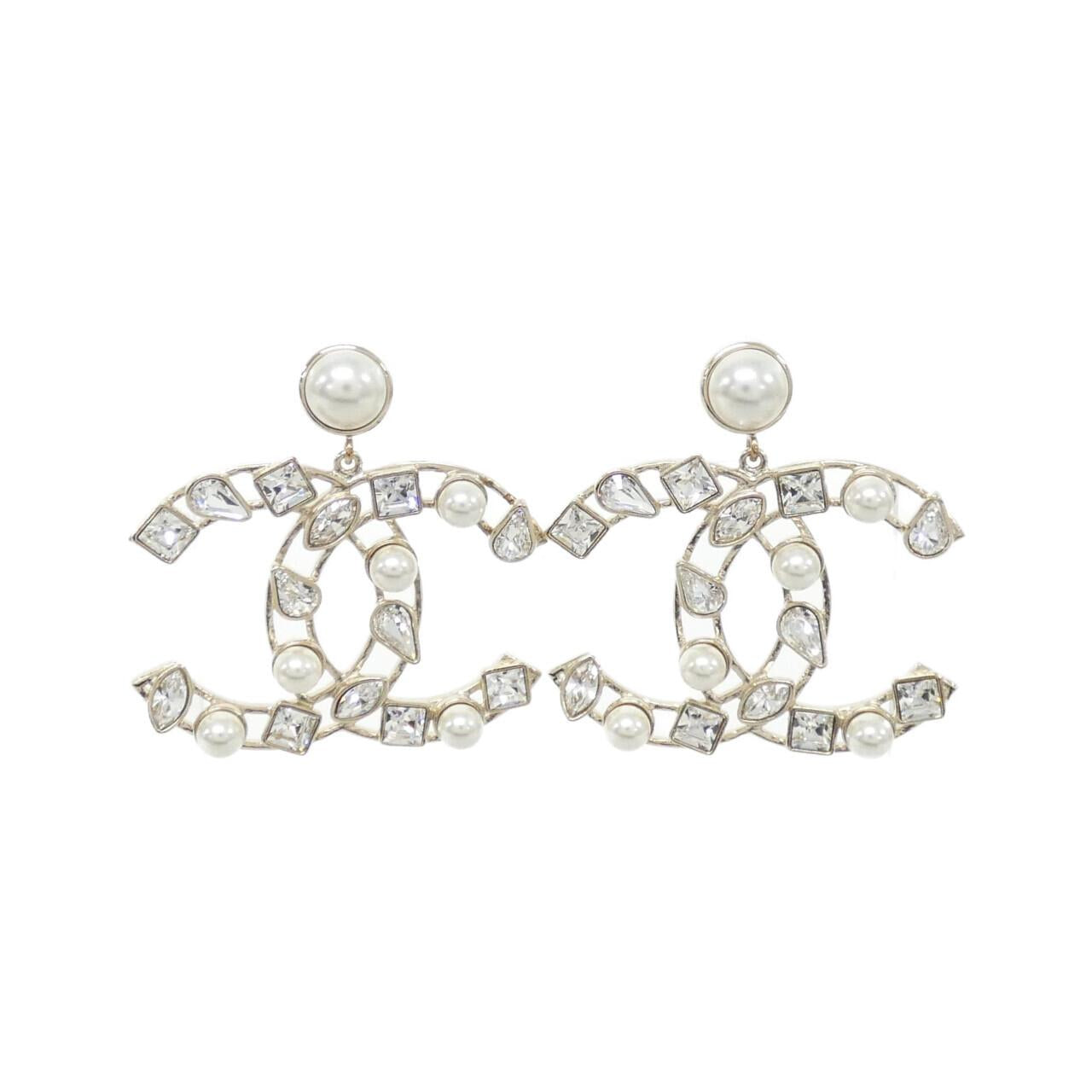 Chanel   Pearl Earrings