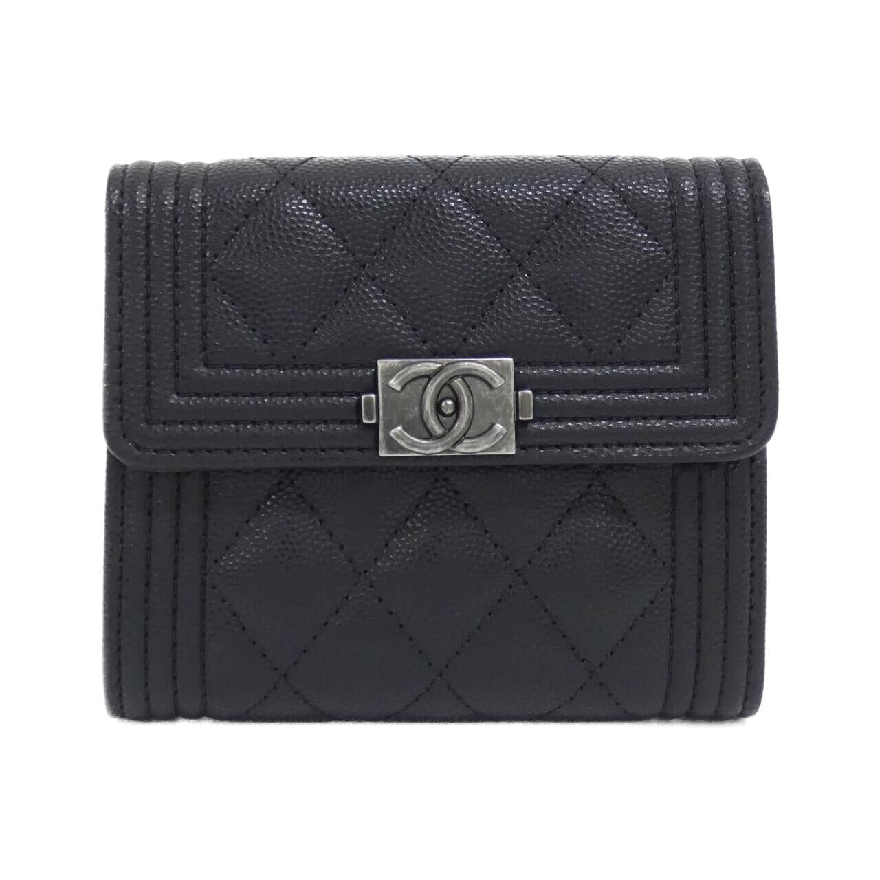 Chanel Boy Chanel Caviar Skin Wallet