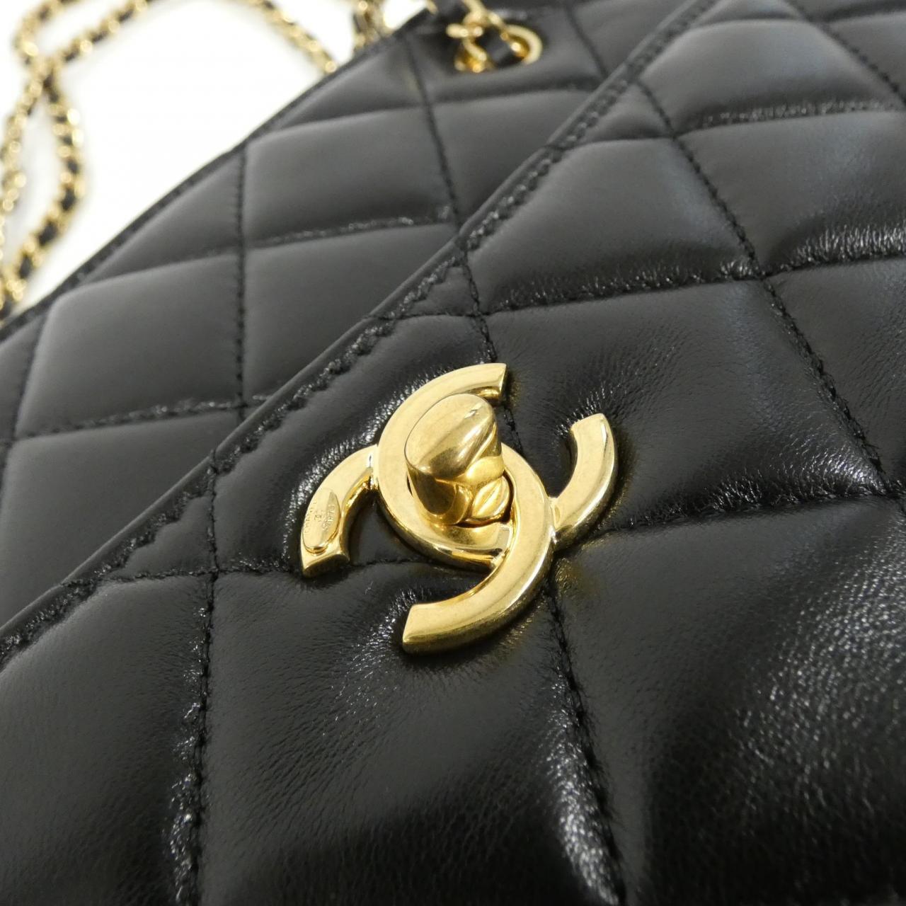 Chanel AS5215 Lambskin Shoulder Bag