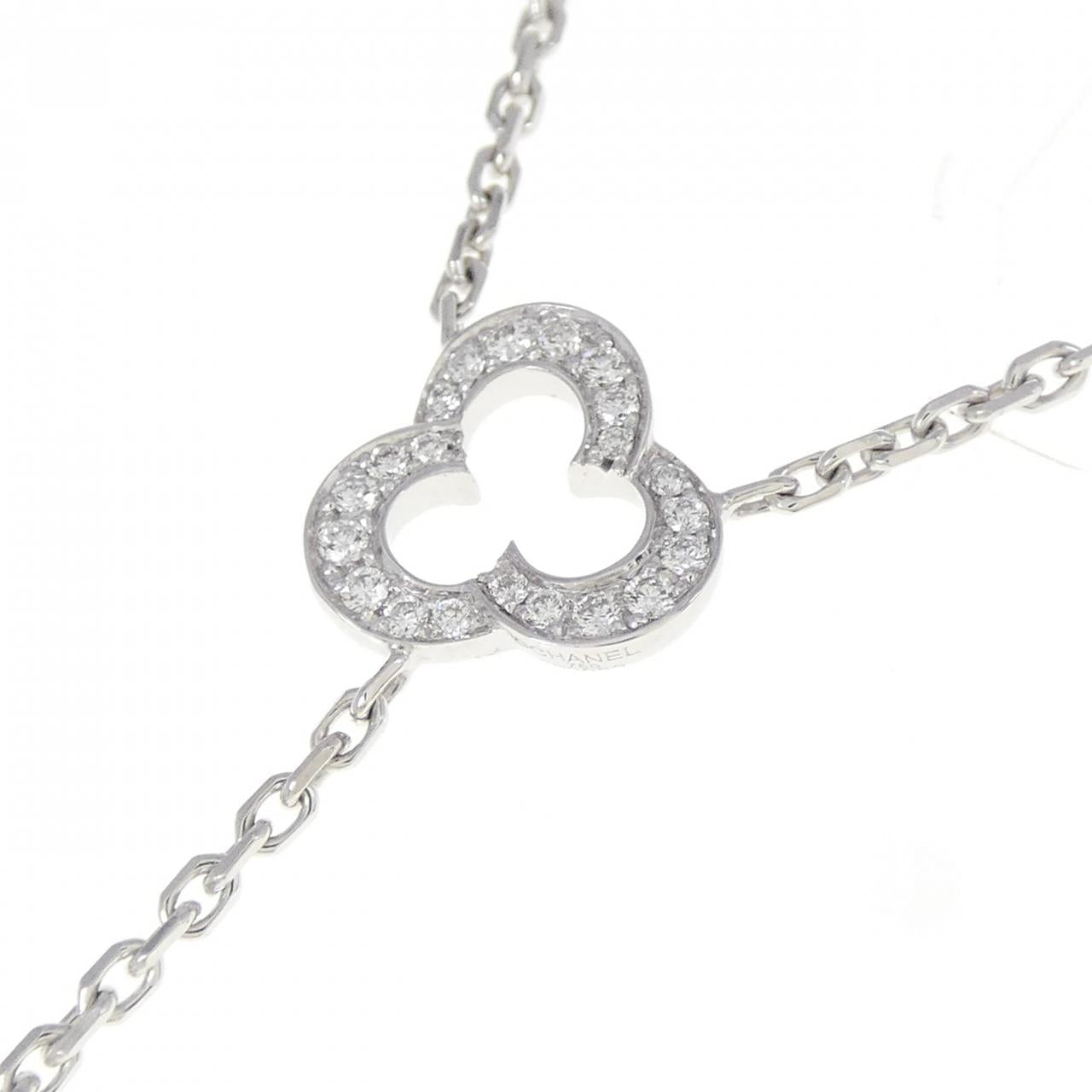 Chanel Camelia 750 White Gold Necklace
