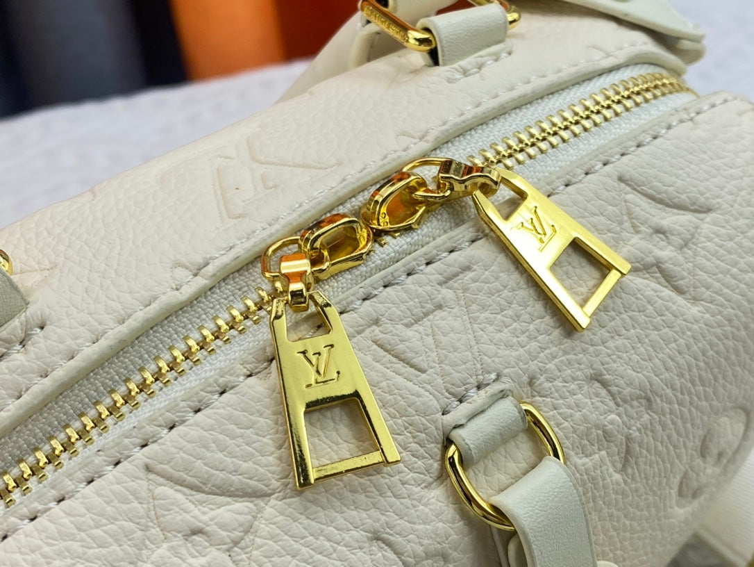 EN - New 1:1 rep  Bags LUV 663