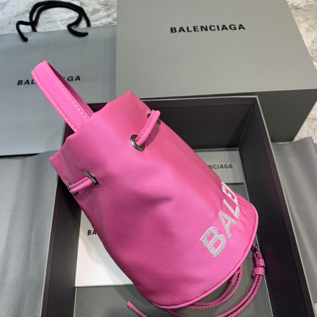 Top Quality Le Cagole MeTop Qualityum Bucket Bag In Pink, For Women,  Bags 11.8in/30cm