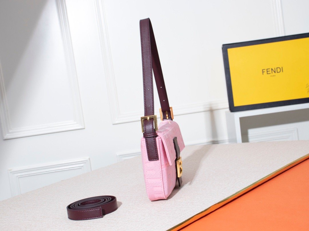 EN - New 1:1 rep  Bags FEI 079