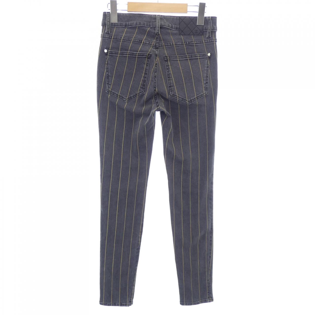 Chanel P63150V48896 Jeans
