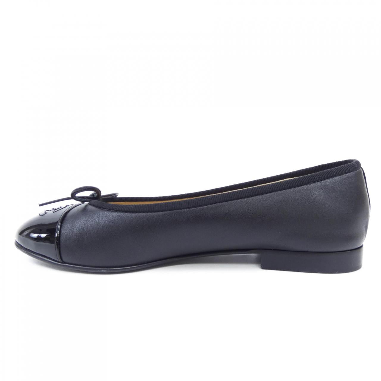 Chanel G02819Y01552 Lambskin Patent Calfskin Flat Shoes