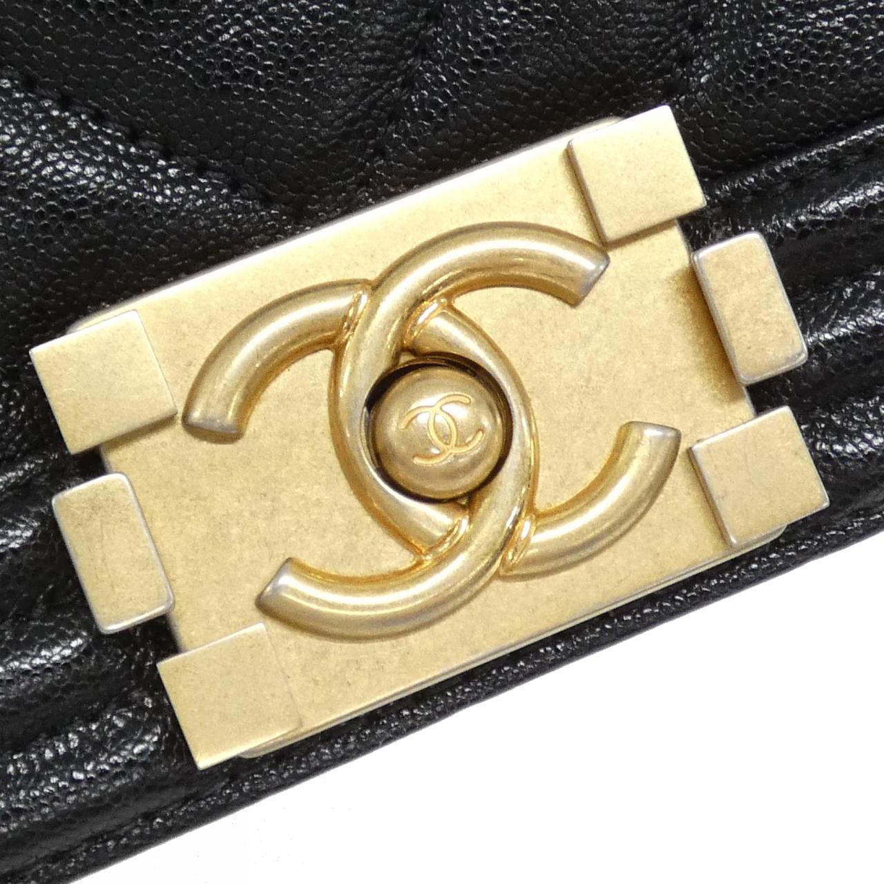 Chanel Boy Chanel Caviar Skin Shoulder Bag