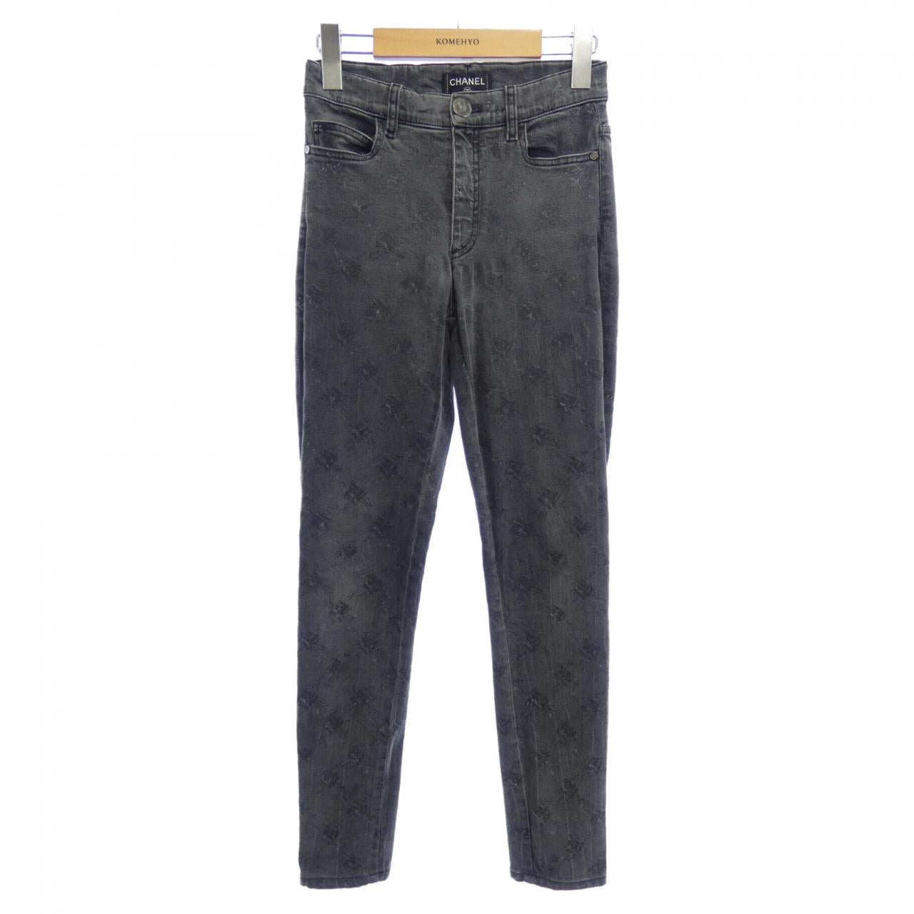 Chanel P62010V47630 19B Jeans