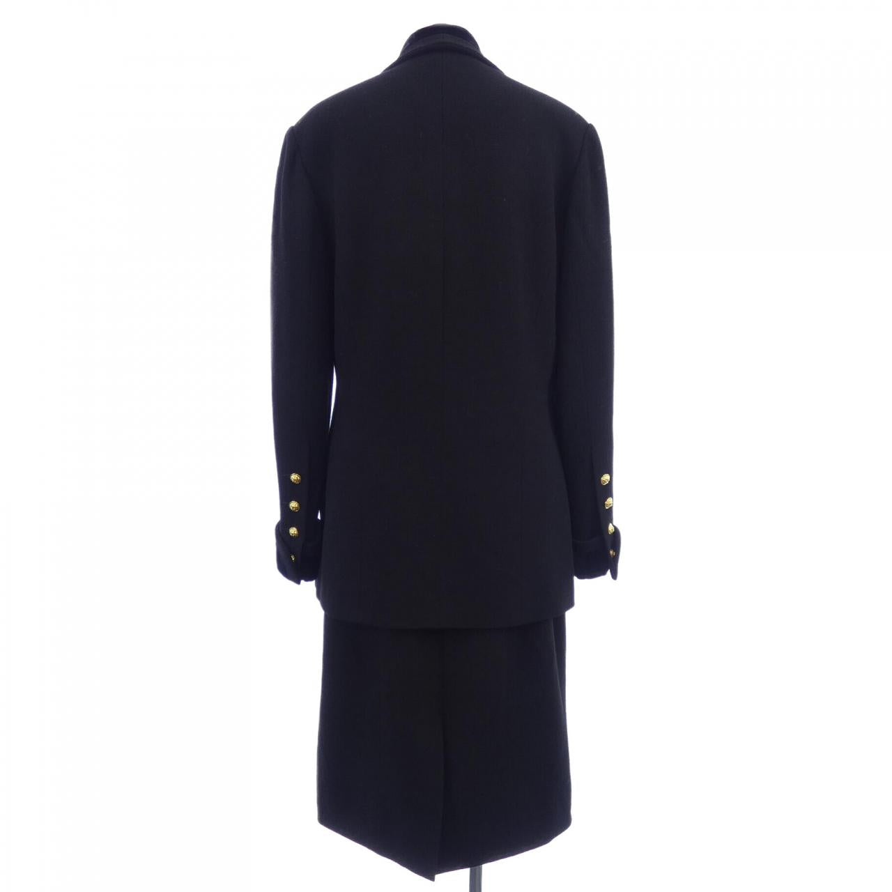 Chanel   Suit
