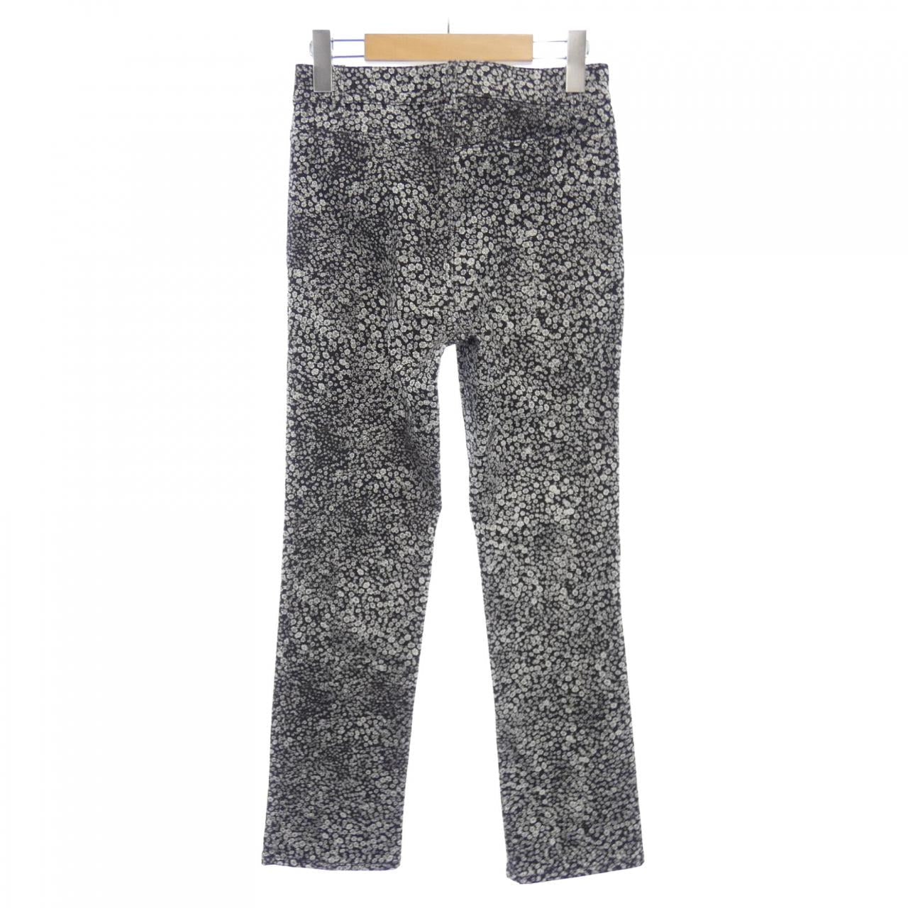 Chanel P71263V62840 Pants