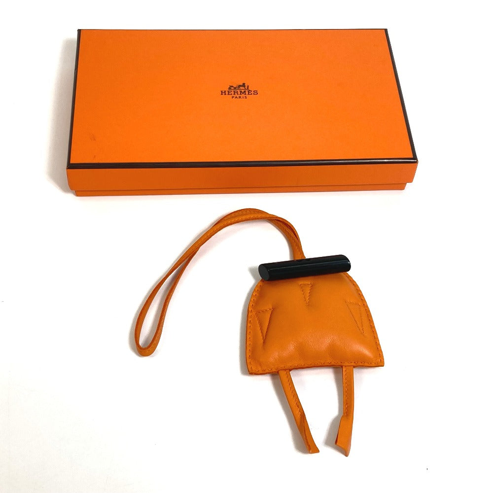 HERMES Bag charm Leather, Buffalo Horn Orange petit ash owl unisex(Unisex)  d