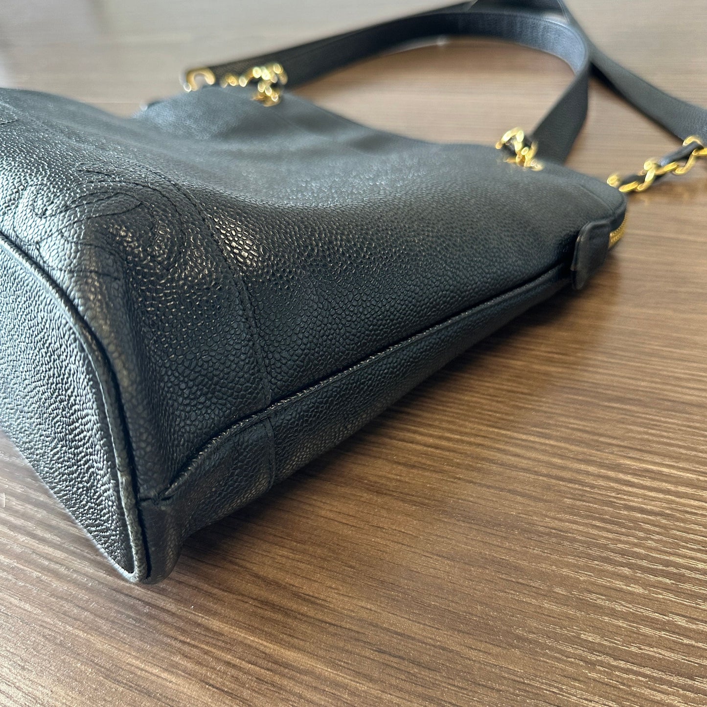 Chanel Caviar Dome Shoulder Bag - Black Shoulder Bags LB122732