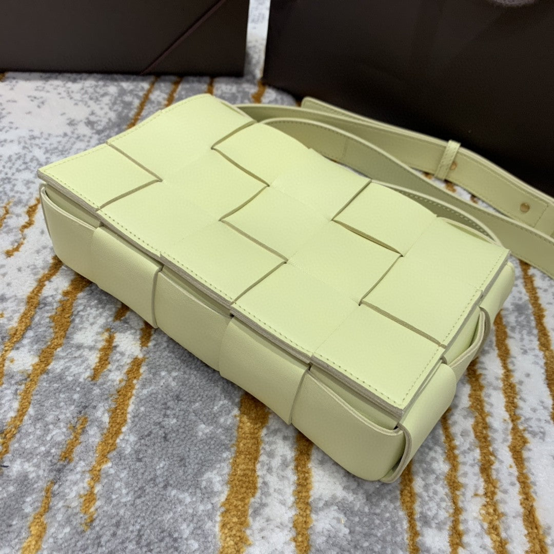 Top Quality Cassette Bag For Women 9.1in/23cm In Light Yellow