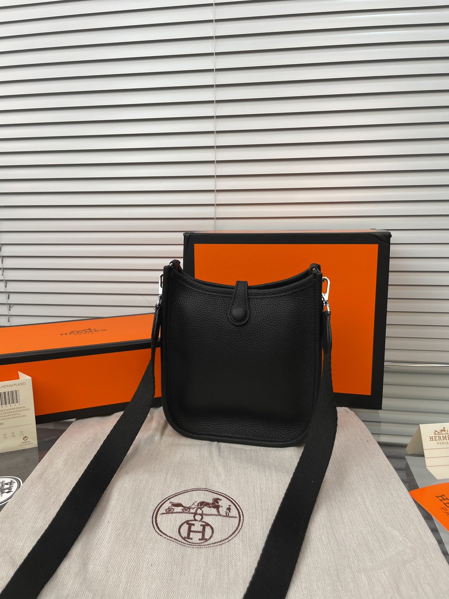 EN - New 1:1 rep  Bags HM 144